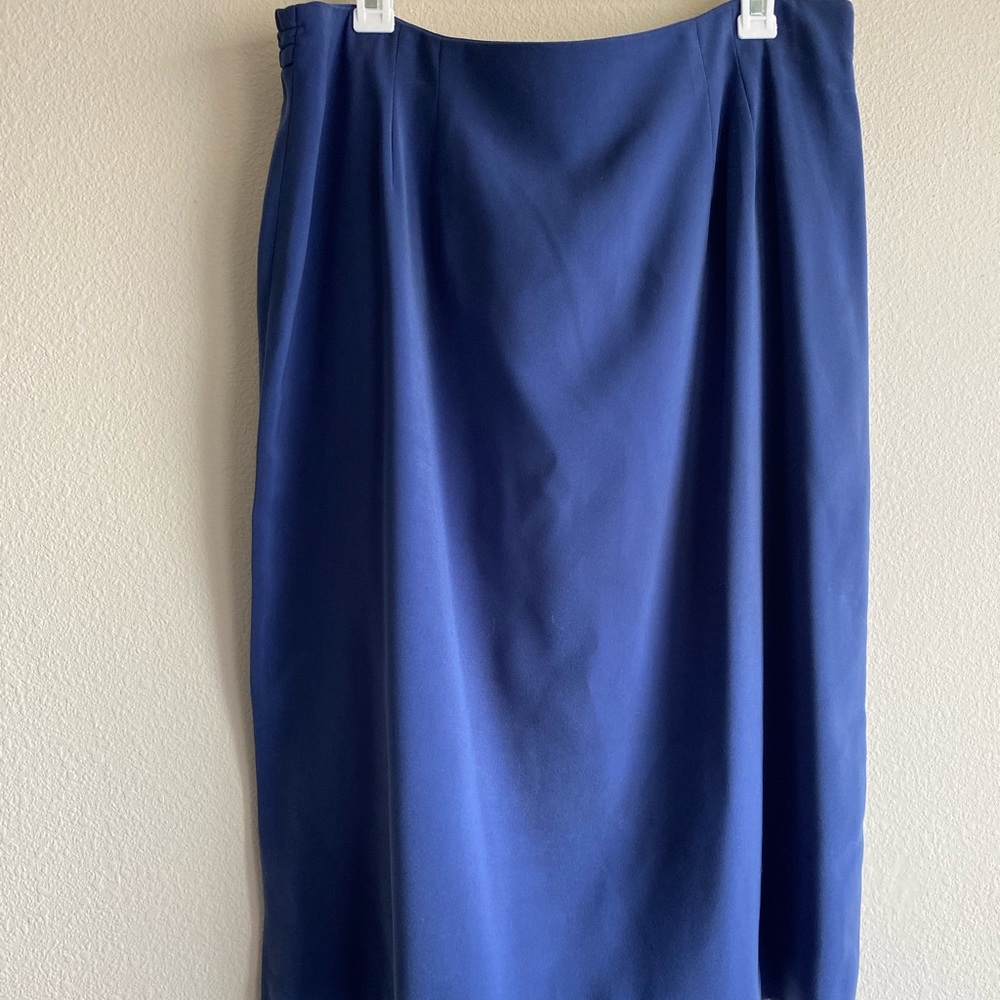 Classic plus size below the knee pencil skirt